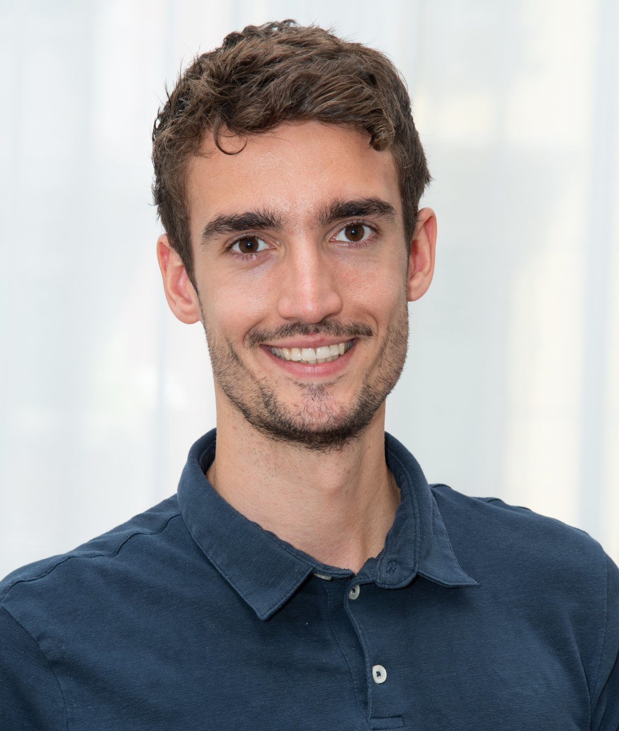 Med. dent. Dr. Sebastian Sabitzer https://www.drhierzer.at/wp-content/uploads/2019/07/Sabitzer-e1563453853784.jpg